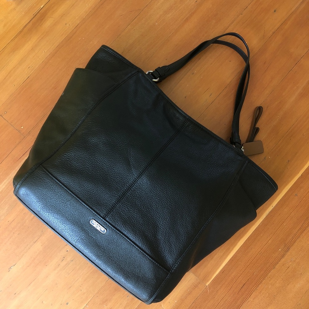 Coach purse - like new